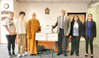 இலங்கைக்கு மருந்துப்பொருட்களை வழங்கியது மலேஷிய பௌத்த அமைப்புகள்