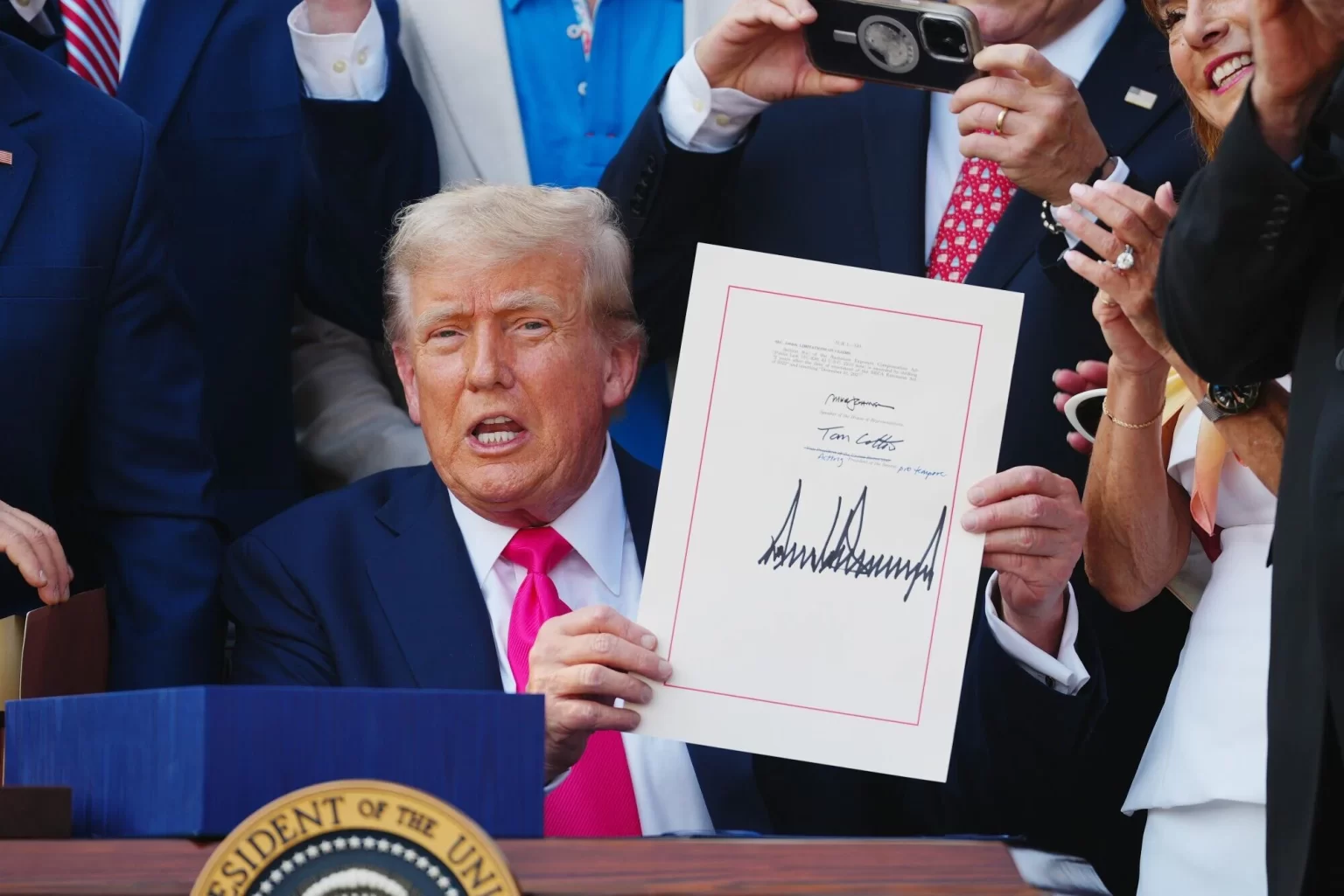 இலங்கையிலிருந்து அமெரிக்காவுக்கு இறக்குமதி செய்யப்படும் பொருட்களுக்கான 30வீத வரி விதிப்பு- டிரம்பின் அறிவிப்பு