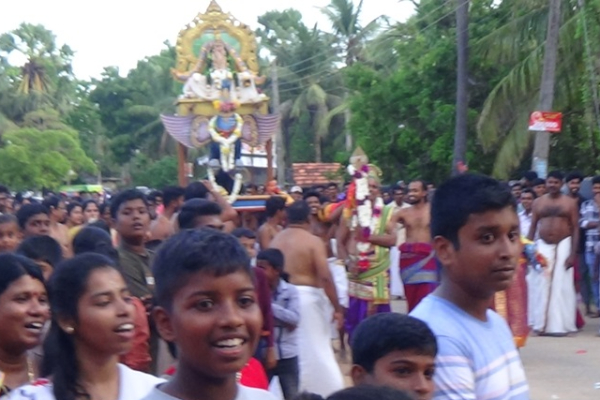 மட்டக்களப்பு சிவ சக்தி ஸ்ரீ முருகன் ஆலயத்தில் வெகு சிறப்பாக நடந்தேறிய சூரன்போர்