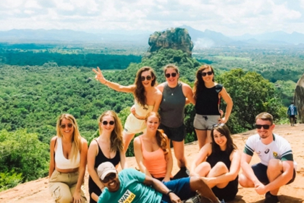 18 இலட்சத்தை கடந்த வெளிநாட்டு சுற்றுலாப் பயணிகளின் எண்ணிக்கை