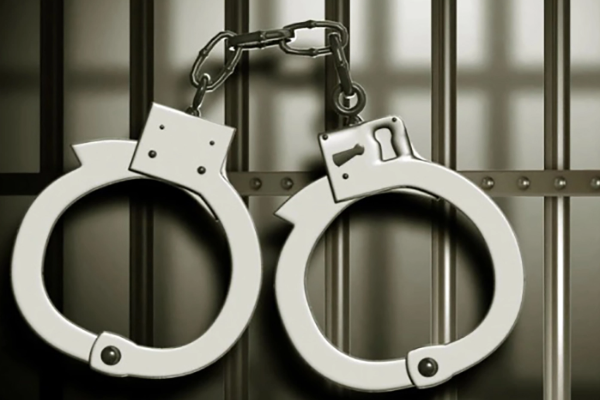 யாழில் சீரழியும் இளம் சமூகம்; நால்வர் கைது