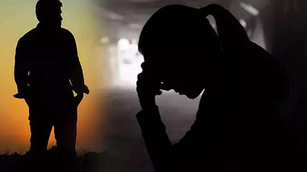 மாணவிகளுக்குப் பாலியல் தொல்லை கொடுத்த ஆசிரியர் பணிநீக்கம்