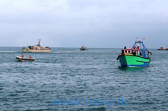 சட்டவிரோத கடல் நடவடிக்கையில் 35 பேர் சிக்கினர் – கடற்படை தகவல்!