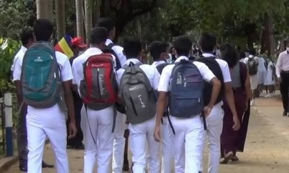 “1966” – தொழிற்கல்விக்கான புதிய வழிகாட்டி ஹாட்லைன் அறிமுகம்!