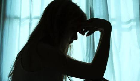 முகத்தில் மர்ம பவுடர் தெளித்து கொள்ளையன் தப்பினார் – பெண் வாழ்நாள் துயரத்தில்!