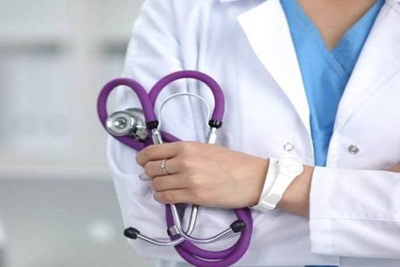 தெளிவற்ற மருந்துச் சீட்டுகள்: மருத்துவ சபை கடும் எச்சரிக்கை!