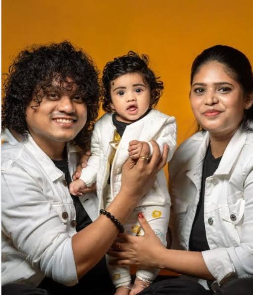 வெறும் 11 மாதத்தில் விஜய் டிவி புகழ் மகளின் புதிய சாதனை! – சமூக வலைதளத்தில் வைரல் புகைப்படம்